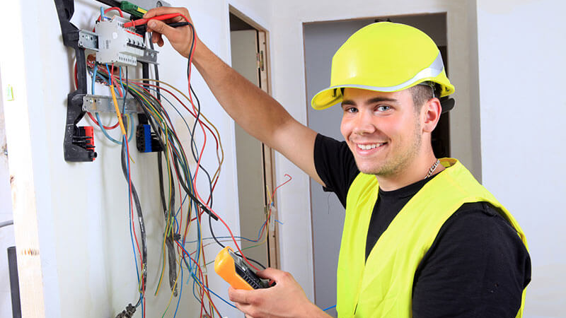 Hire the Best Electrician in Dubai